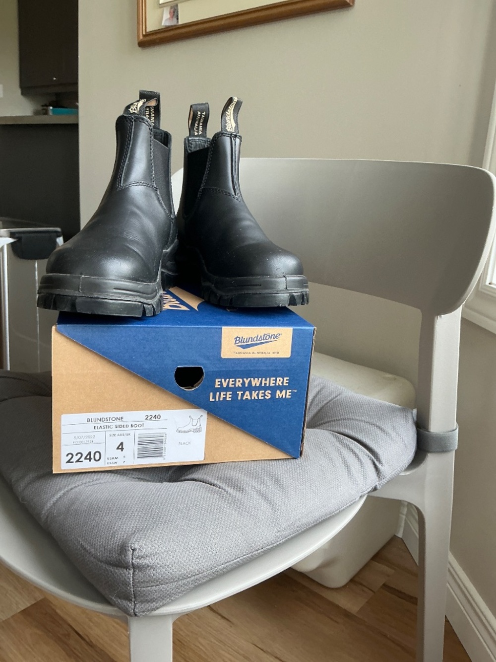 Blundstone Boots 2240 - Picture 2 of 3